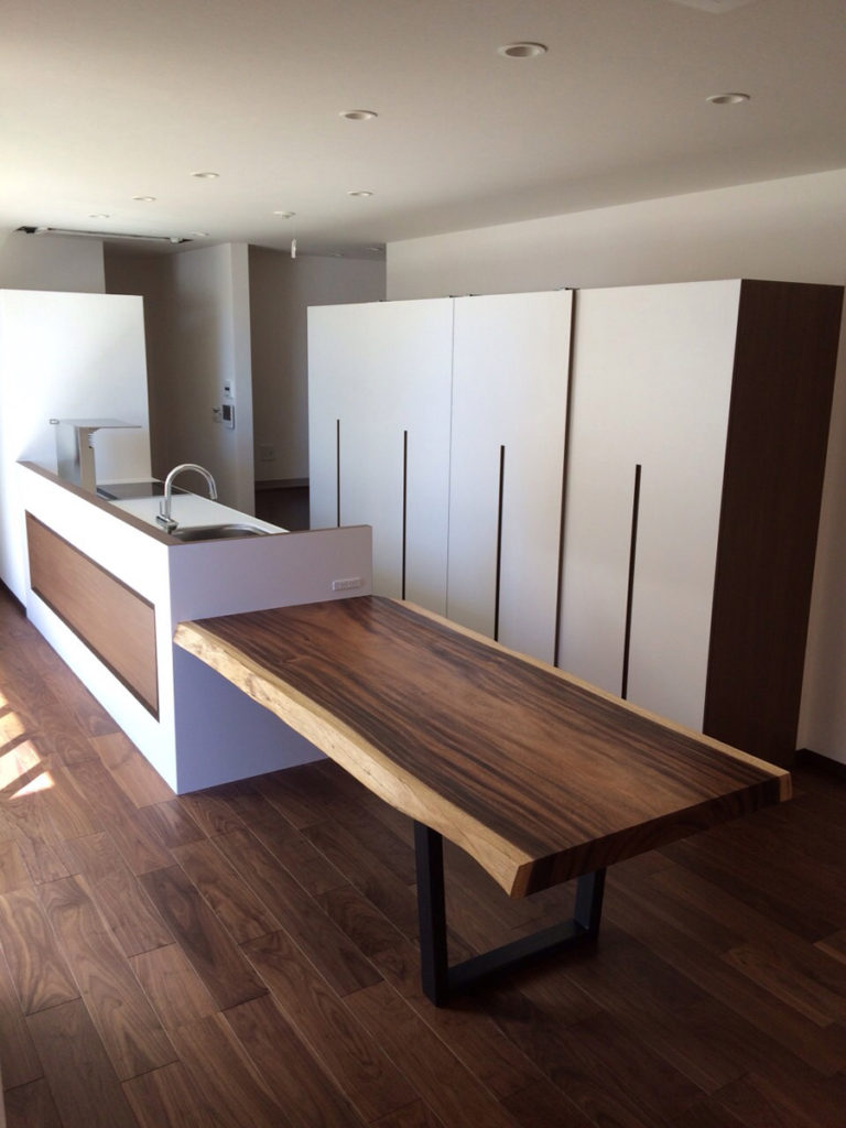 オーダー家具テーブルモンキーポッド