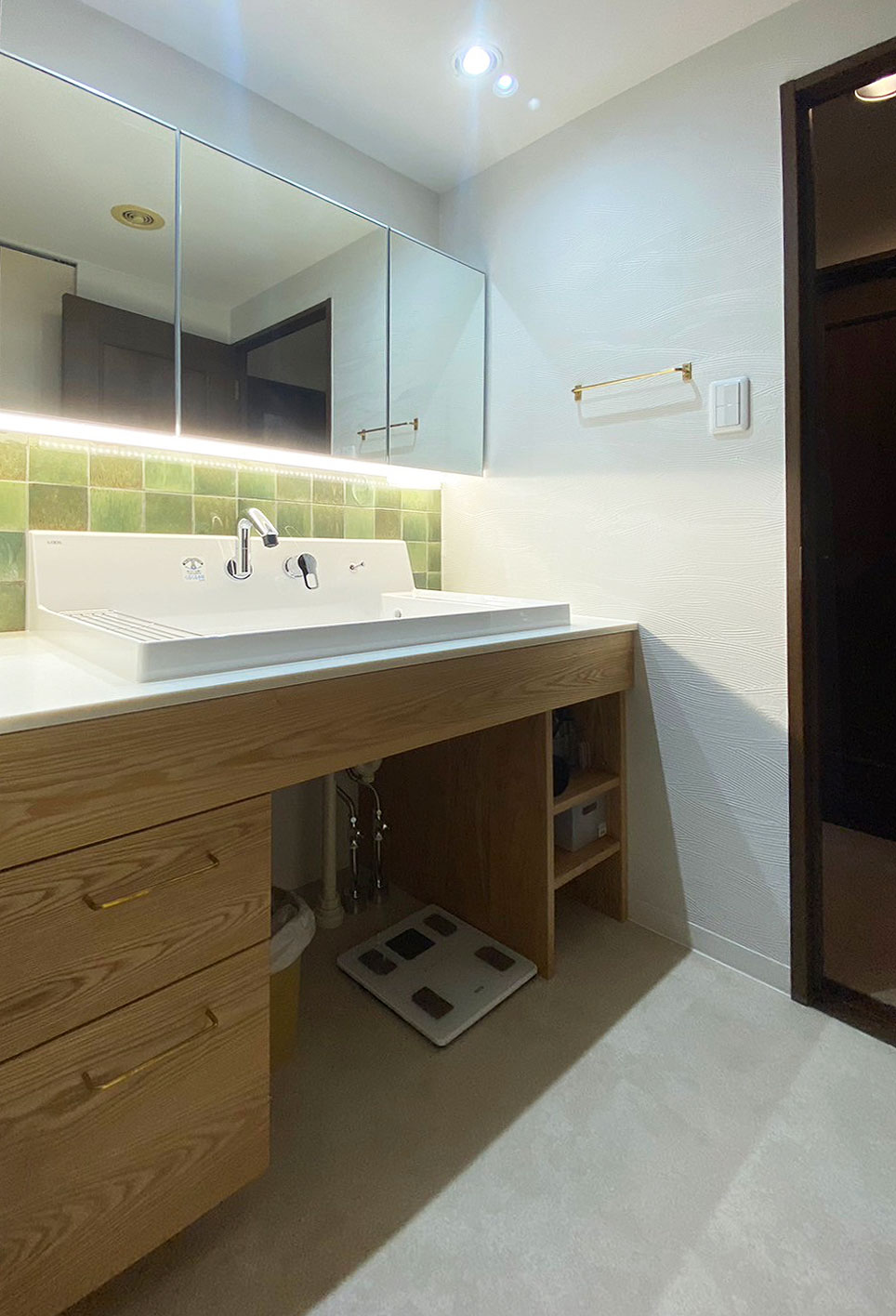 タモの洗面台 /関西・大阪