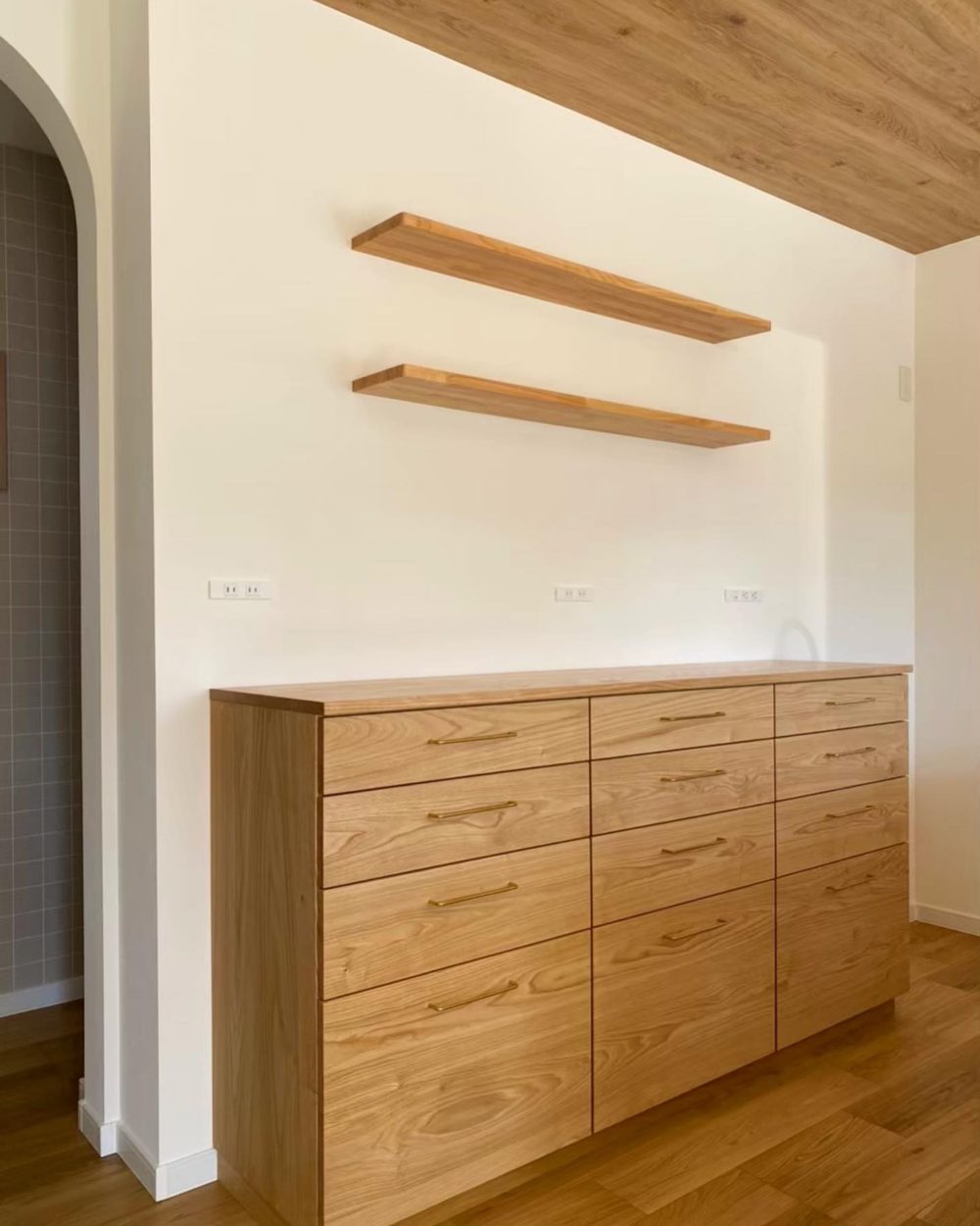 クリのカップボード