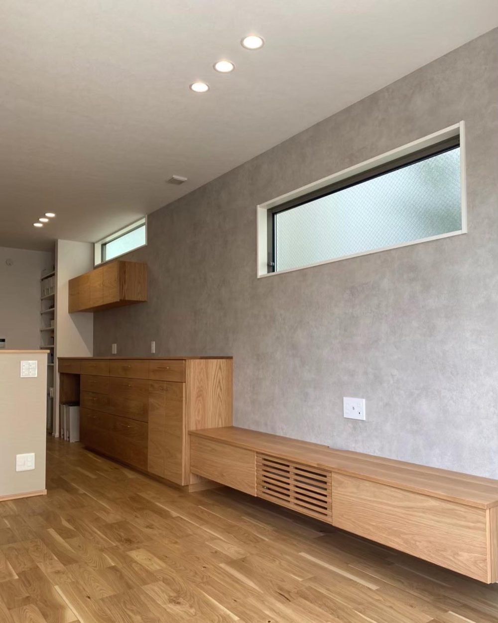 オーダー家具・オークカップボードとTVボード