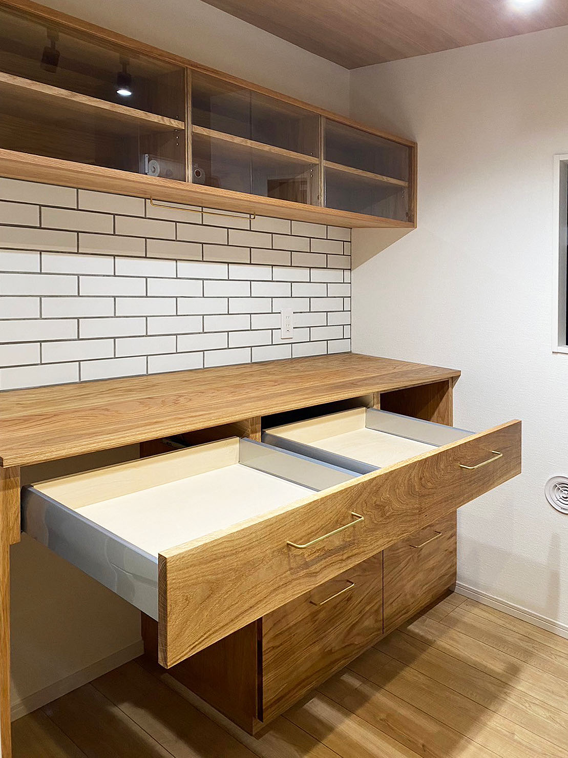 オークのカップボード／関東・神奈川県