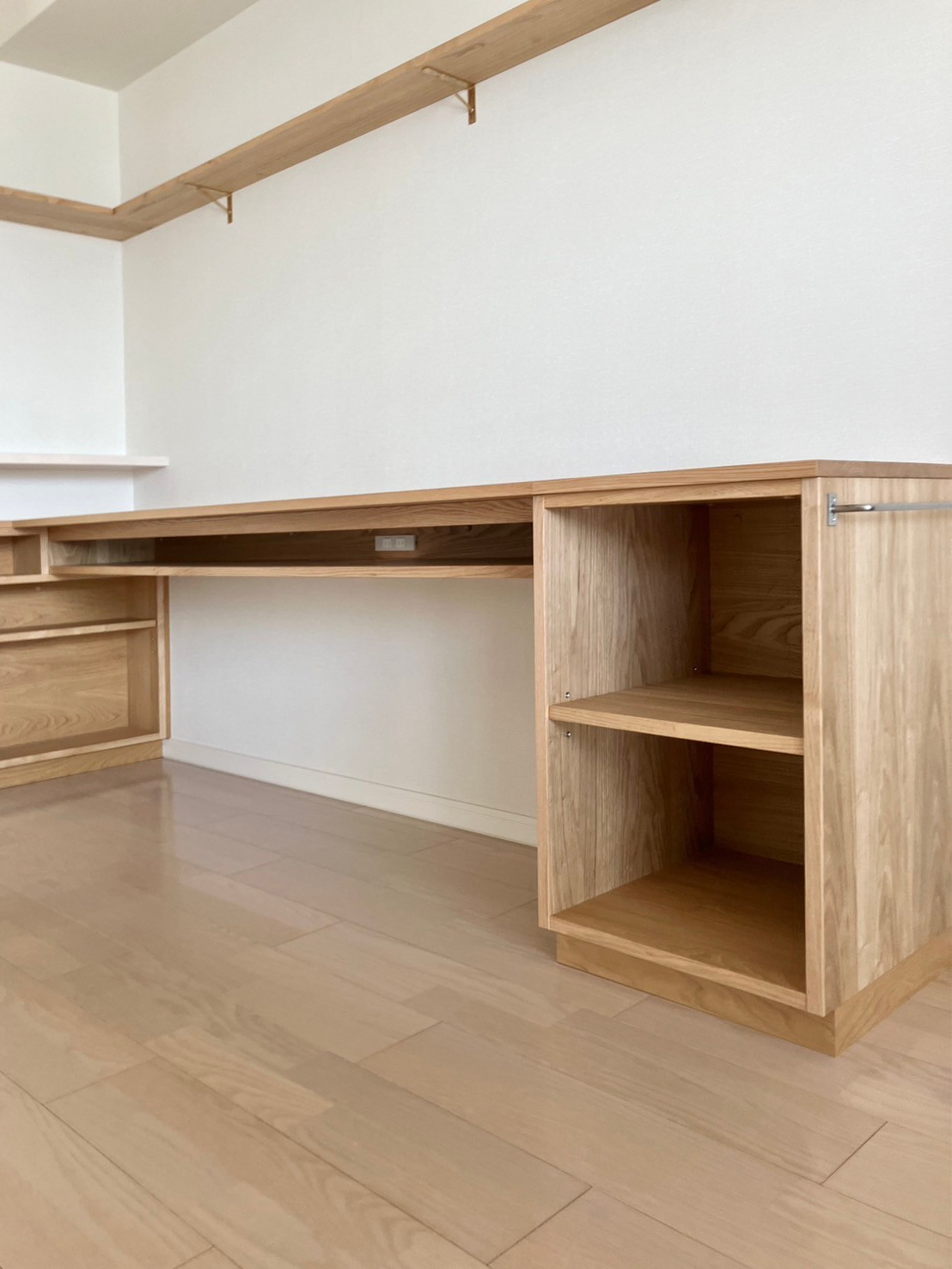 オーダー家具・クリのデスク・飾り棚／関西・大阪