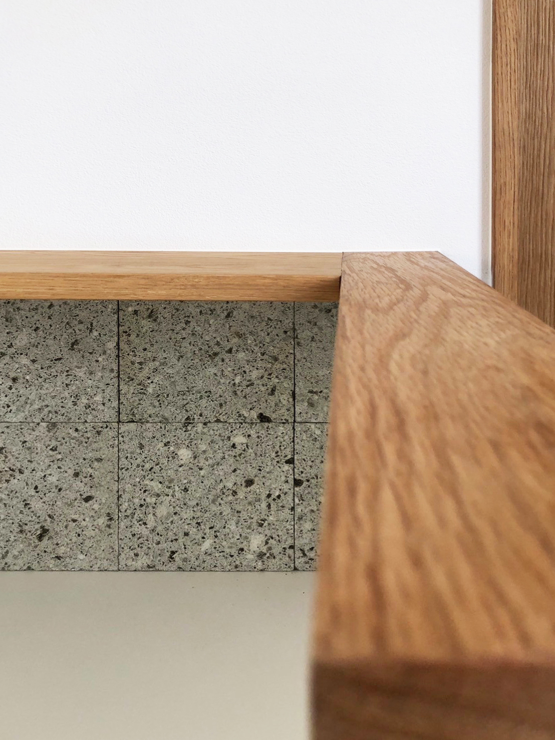 オーダー家具・オークの洗面台収納、飾り棚／関西・大阪