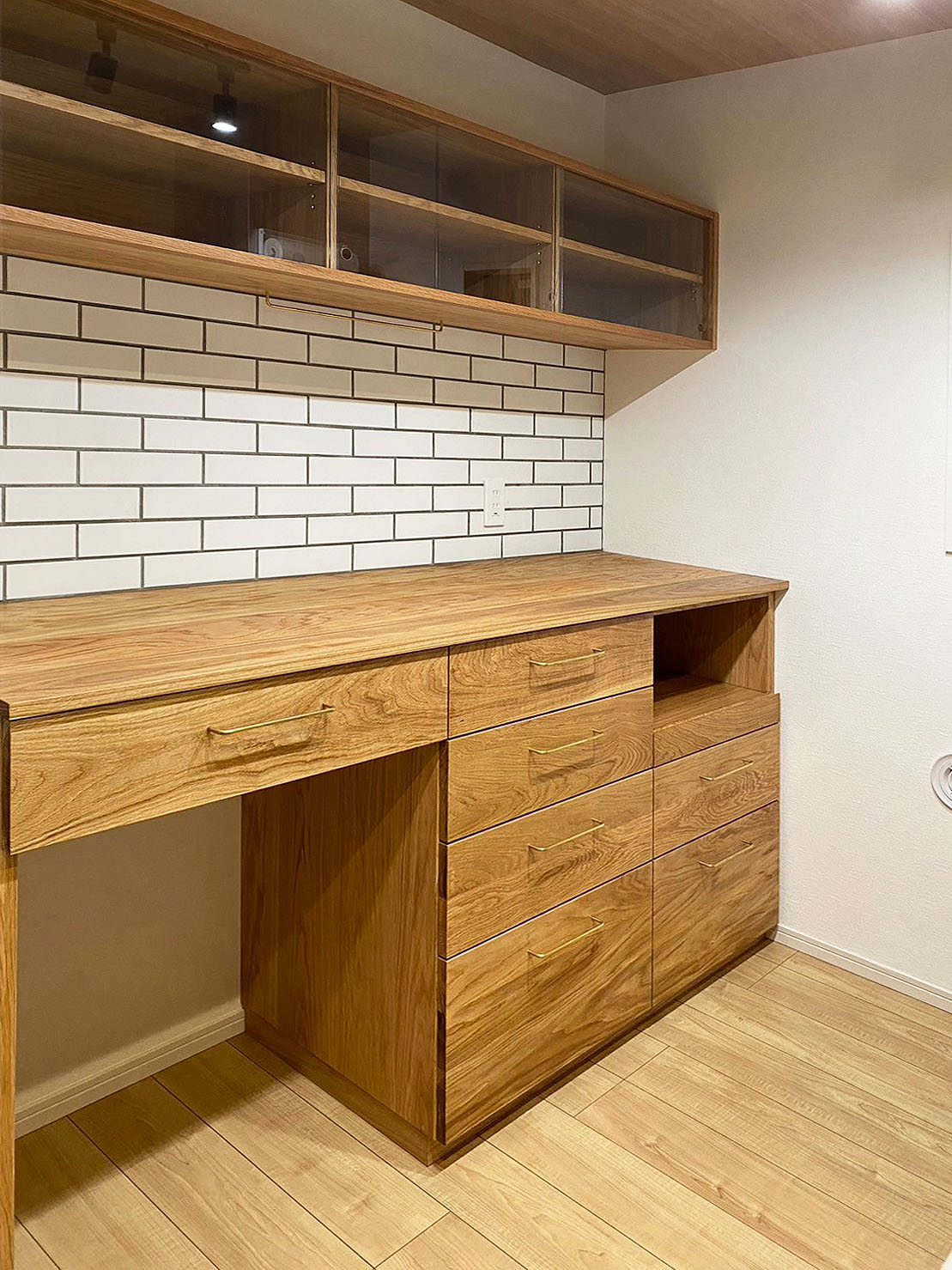 オークのカップボード／関東・神奈川県