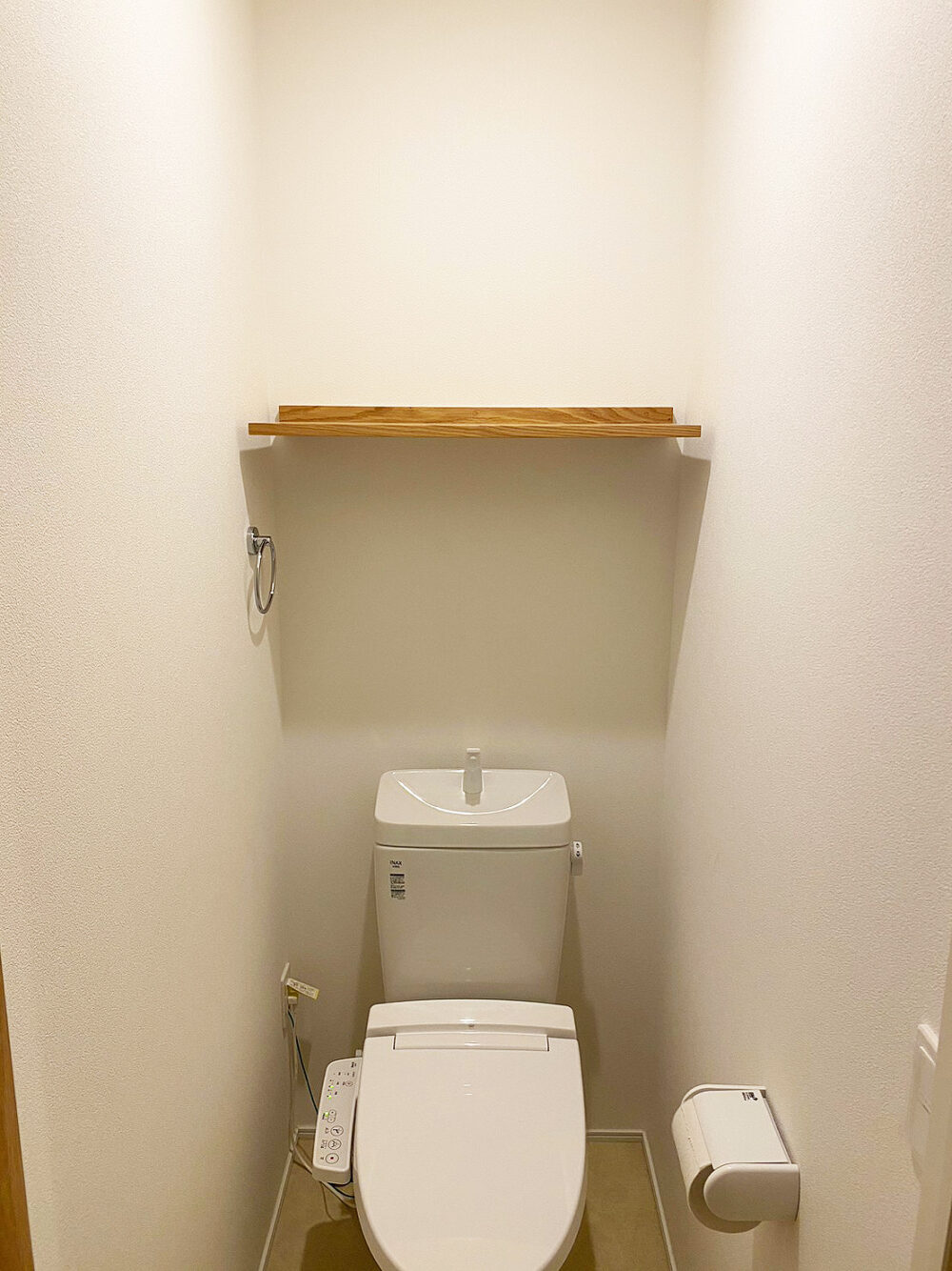 オーダー家具・オークのカップボード、洗面タオル掛け、トイレ棚／関東・東京