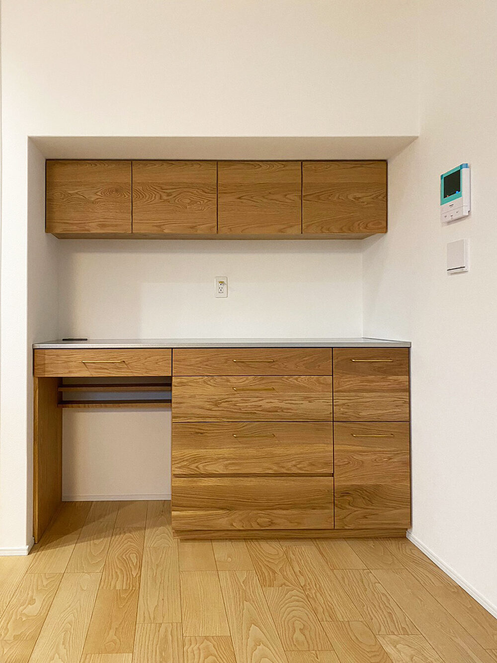 オーダー家具・オークのカップボード、洗面タオル掛け、トイレ棚/関東・東京