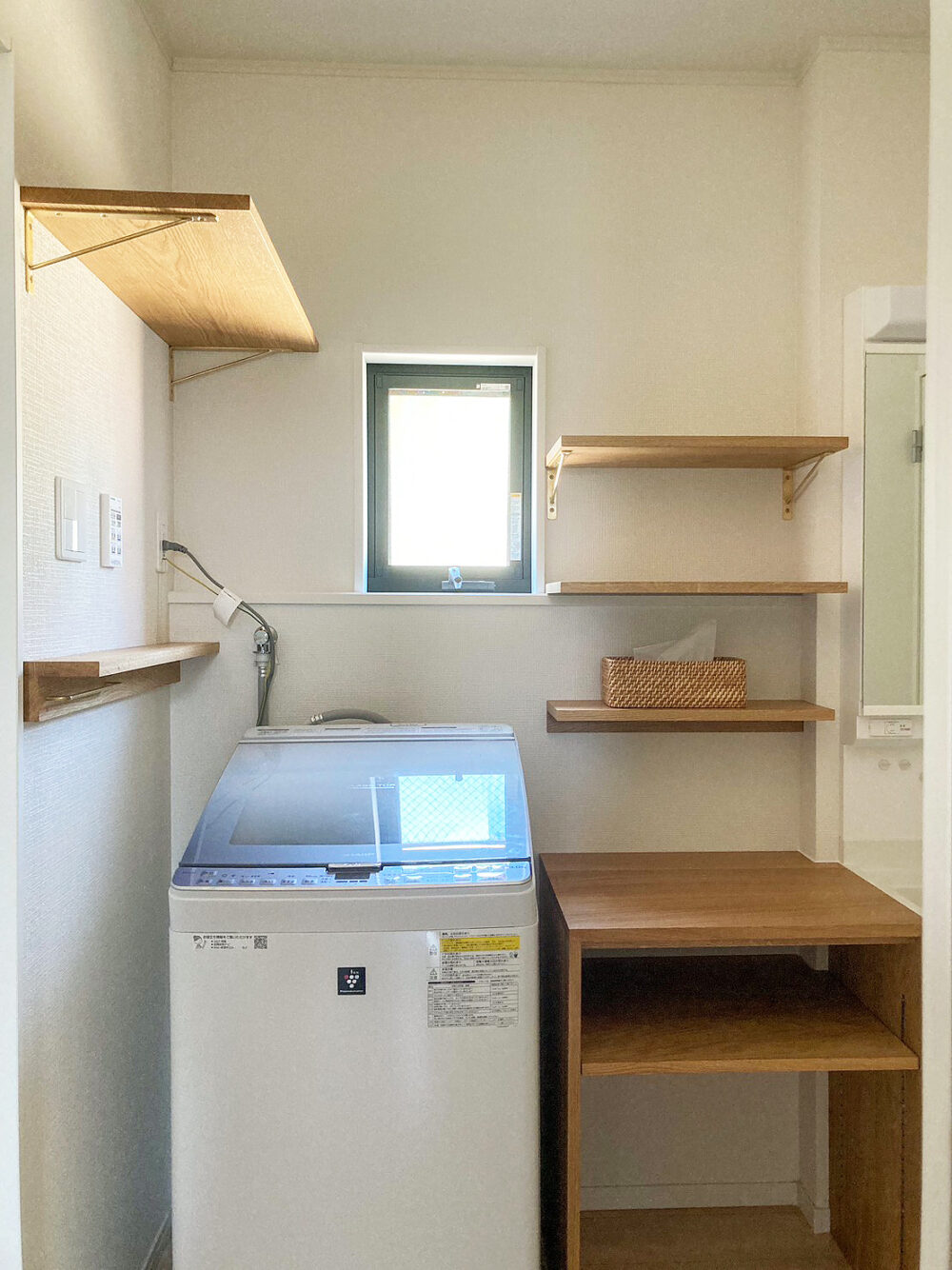 オーダー家具・オークの洗面周り収納、タオル掛け／関西・大阪