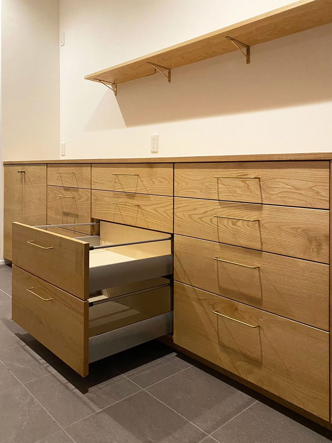 オーダー家具・クリのカップボード