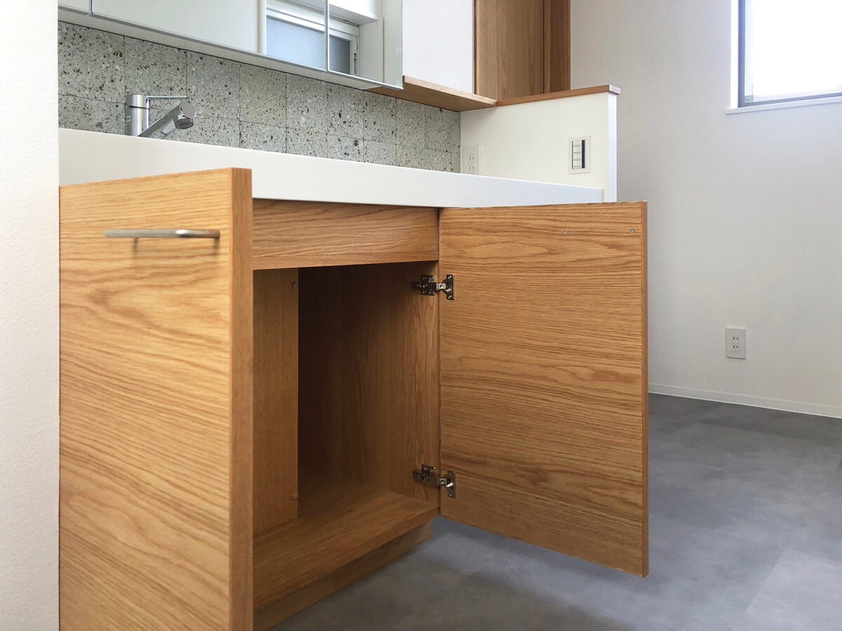 オーダー家具・オークの洗面台収納、飾り棚／関西・大阪